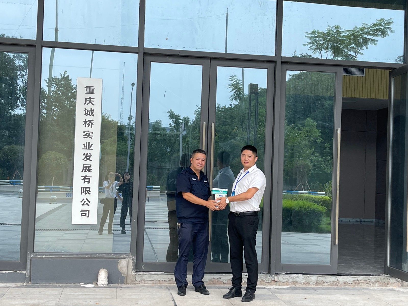 高温防暑药品发放